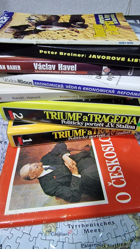 Knihy_literatura_Socializmus_MUZEUM TOTALITY (2)